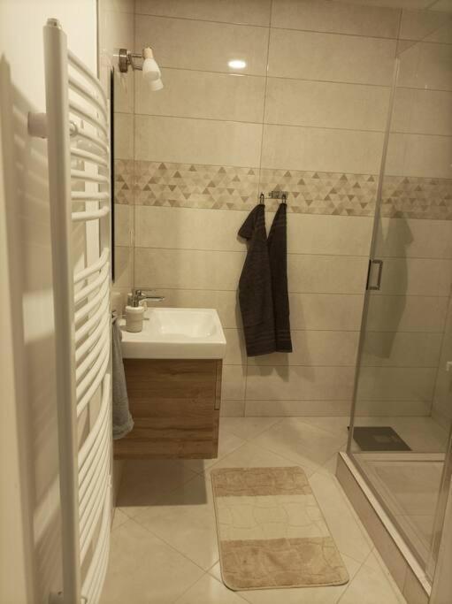 Štýlový Apartmán Zemplínska Prešov Exterior foto